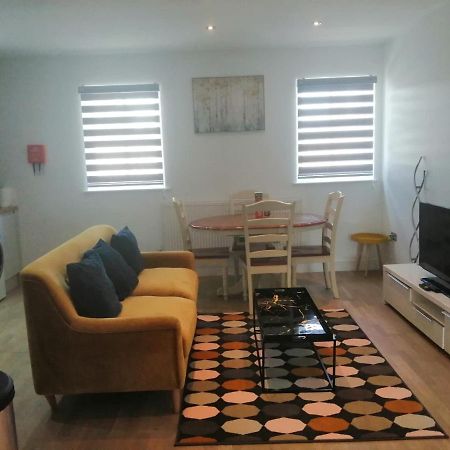 Apartment No 8 - Stay In Style In The Heart Of The Cathedral City. 트루로 외부 사진