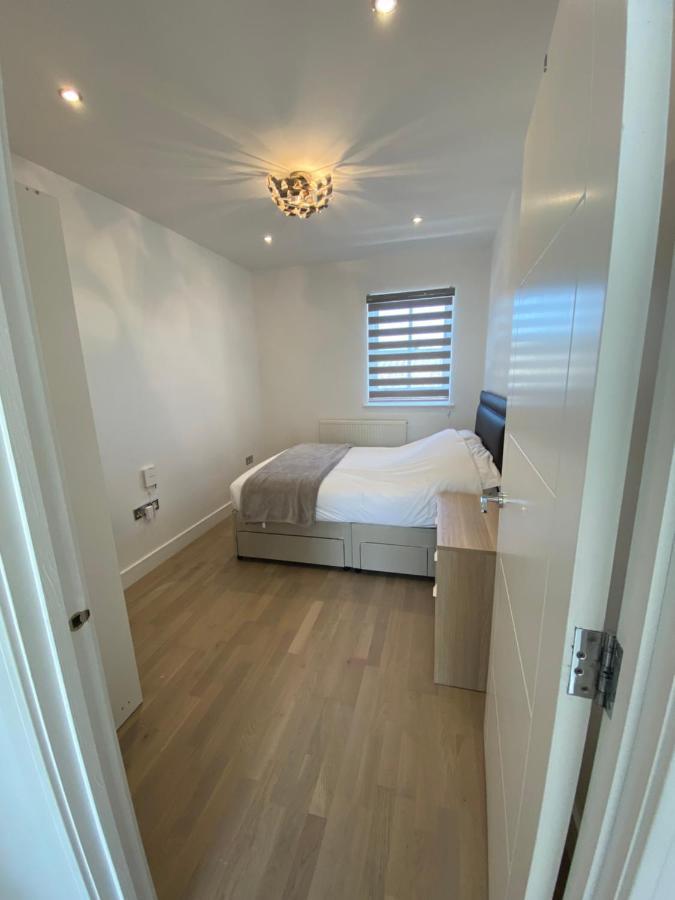 Apartment No 8 - Stay In Style In The Heart Of The Cathedral City. 트루로 외부 사진